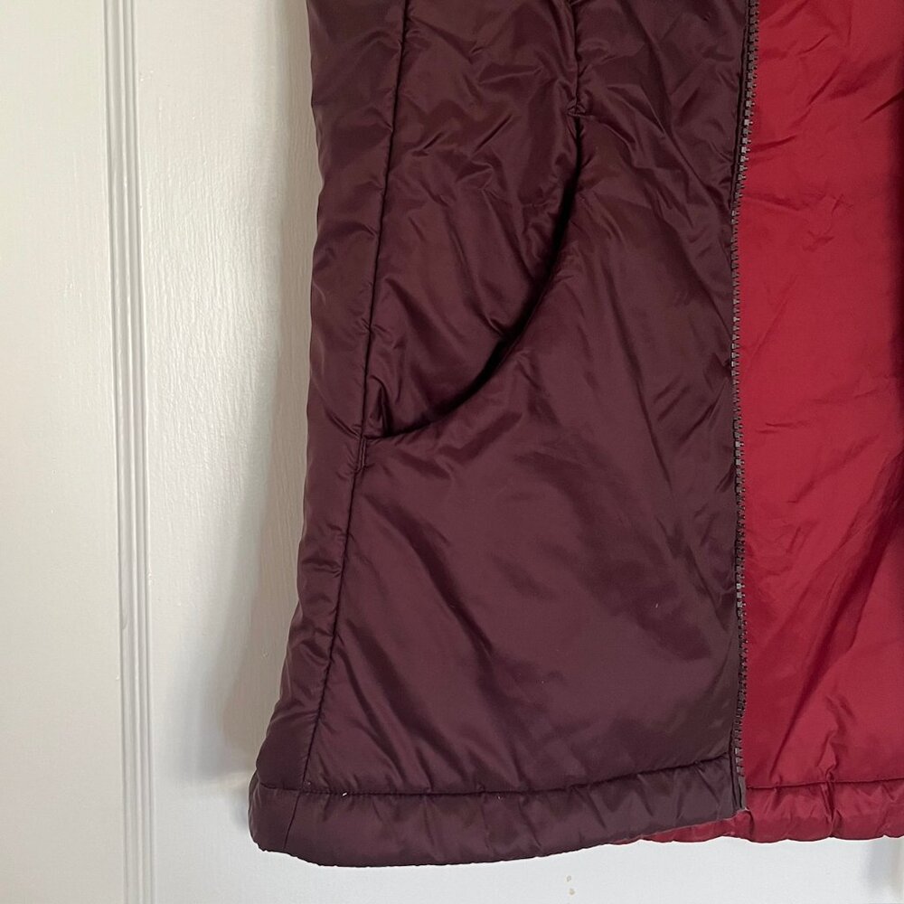 Lululemon Layer Up Reversible Insulated Vest in Bordeaux and Red | Size 4 - Picture 9 of 16